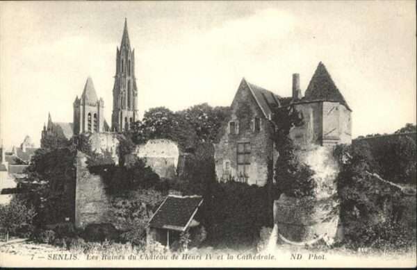 Senlis Ruines du Chateau de Henry IV
Cathedra