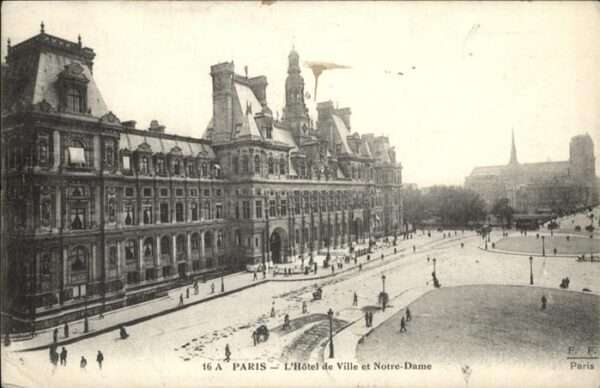 Paris Hotel de Ville
Notre Dame