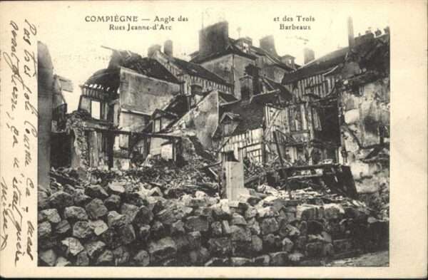 Compiegne Angle des Rues Jeanne-d-Arc