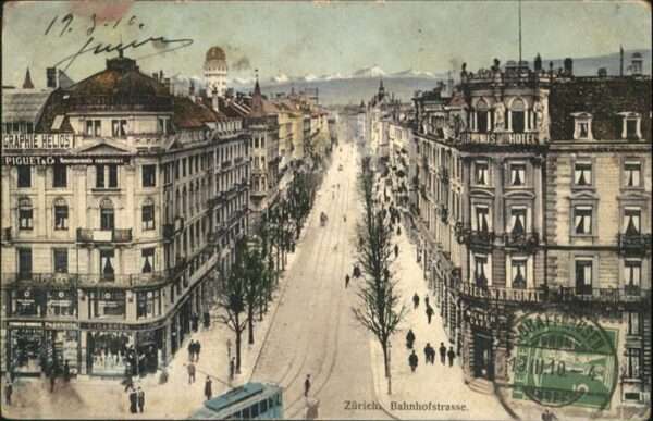 Zuerich Bahnhofstrasse Strassenbahn