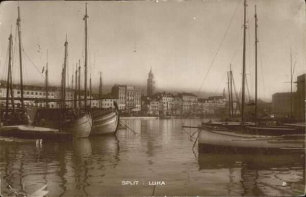 Gradac Luka Schiff