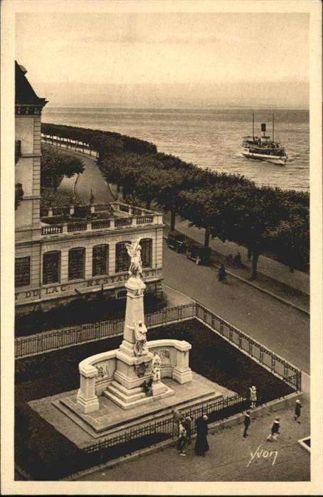 Evian-les-Bains Haute Savoie Schiff Monument aux Morts