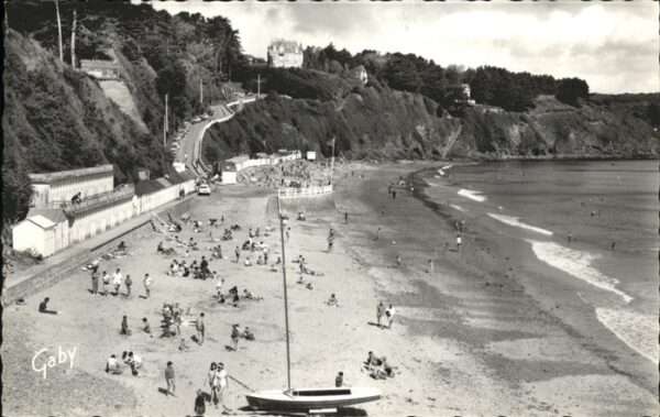 Etables-sur-Mer Cotes-d Armor Plage des Godelins