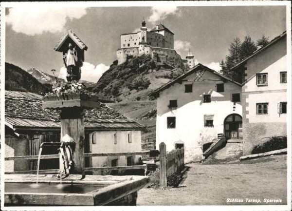 Tarasp Schloss Brunnen