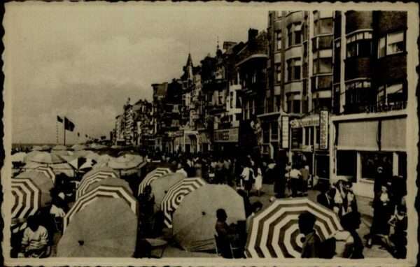 La Panne Veurne La Panne De Panne Zeedijk Digue