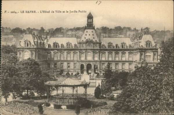Le Havre Jardin Public Hotel de Ville