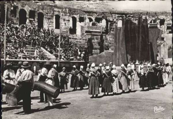 Nimes Aux Arenes