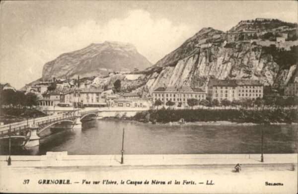 Grenoble Isere Casque Neron Feris