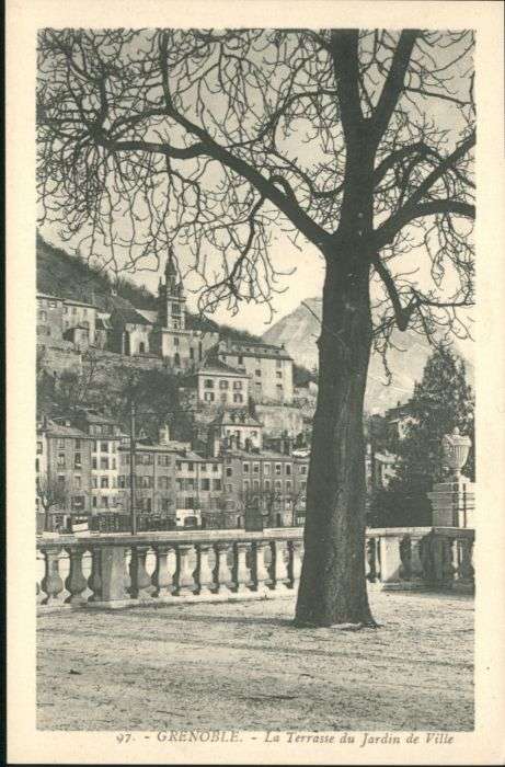 Grenoble Terrasse Jardin de Ville