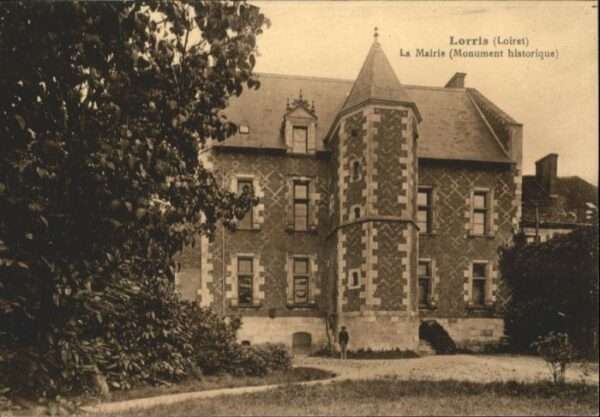 Lorris Mairie Monument Historique