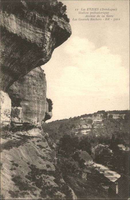Les Eyzies-de-Tayac-Sireuil Grotte Grand Rochers Avenue Gare