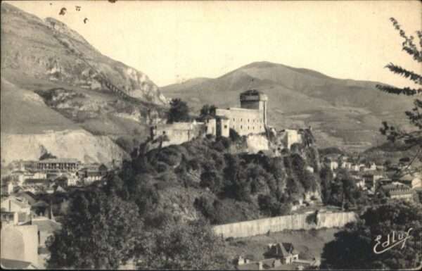 Lourdes Hautes Pyrenees Lourdes Chateau Fort