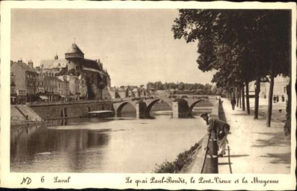 Laval Quai Paul-Bondit Pont Mayenne
