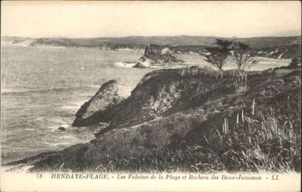 Hendaye Pyrenees Atlantiques Plage Falaises Rochers Deux-Jumeaux