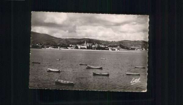 Hendaye Pyrenees Atlantiques Frontiere Bidas Fontarabie Boote