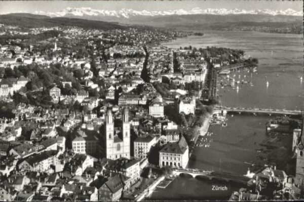 Zuerich liegeraufnahme Brücke Schiff *