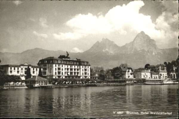 Brunnen SZ Hotel Waldstätterhof Schiff