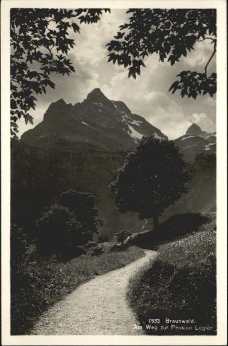 Braunwald GL Braunwald Weg zur Pension Legler