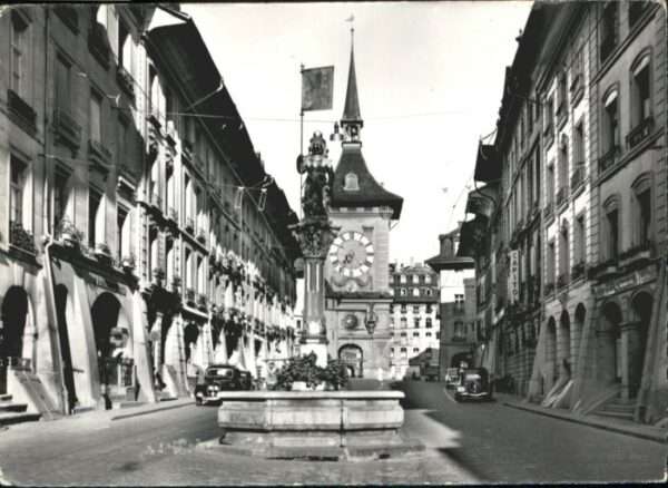 Bern BE Bern Kramgasse Zeitglockenturm Brunnen