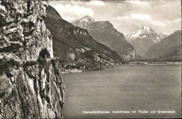 Flueelen UR Flüelen Axenstrasse Bristenstock