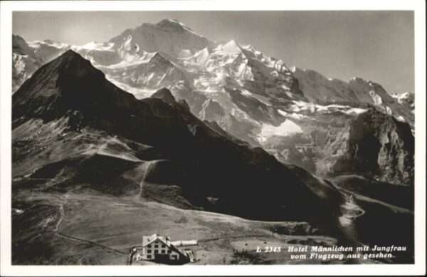Maennlichen otel Jungfrau Fliegeraufnahme