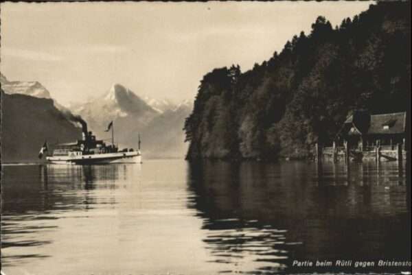 Ruetli Vierwaldstaettersee Bristenstock Schiff