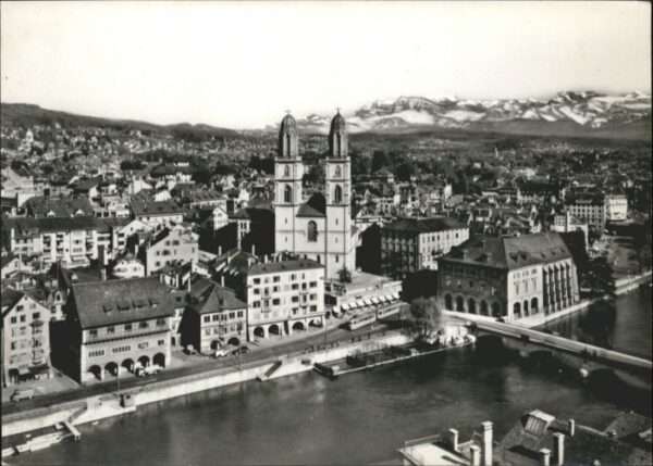 Zuerich unfthaus  Grossmünster Helmhaus Brücke
