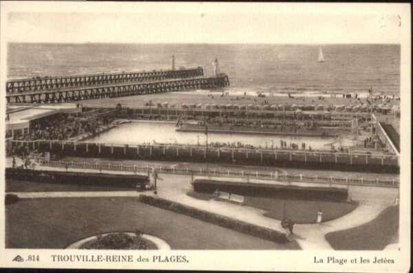 Trouville La Plage et les Jetees