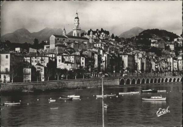 Menton Alpes Maritimes Menton Schiff Le Port et la Ville