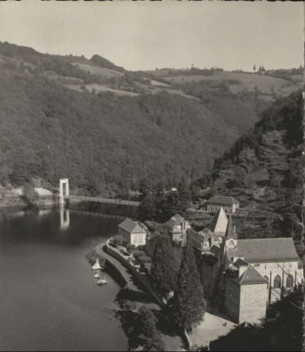 Lac de Sarrans Brücke L'Auvergne
