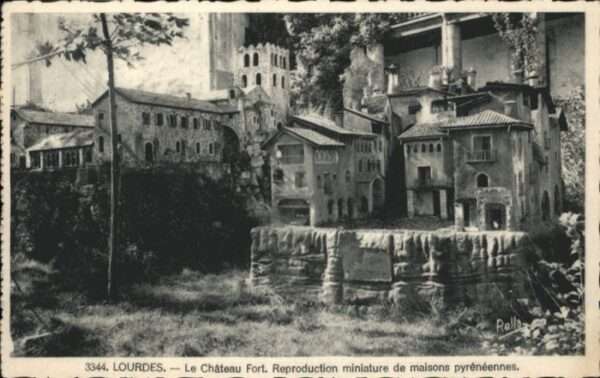 Lourdes Hautes Pyrenees Lourdes Schloss