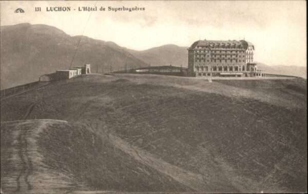 Luchon Haute-Garonne Luchon l_Hotel de Superbagneres