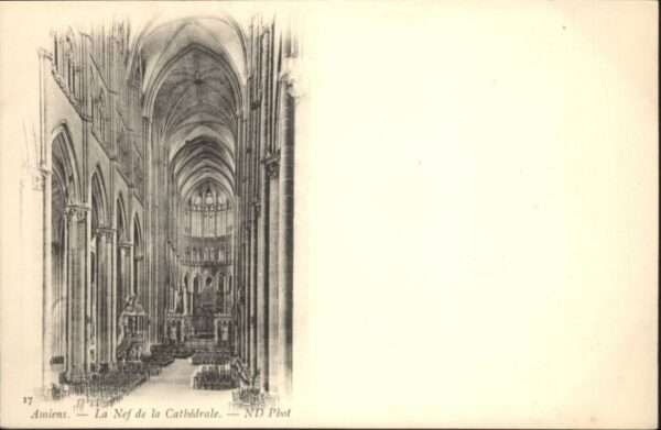 Amiens La Nef de la Cathedrale