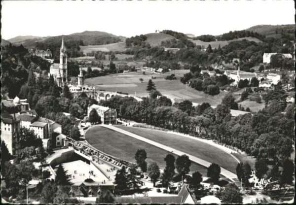 Lourdes Hautes Pyrenees Lourdes La Basilique