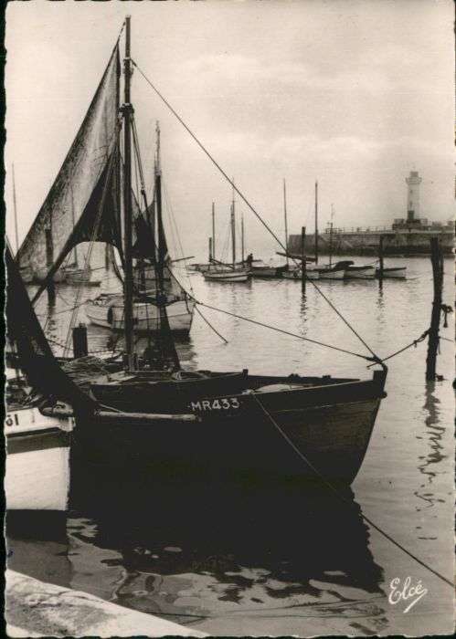 Royan 17 Royan Le Port par legere Brume