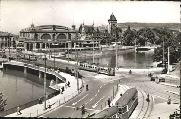 Zuerich ahnhofbrücke Hauptbahnhof Landesmuseum