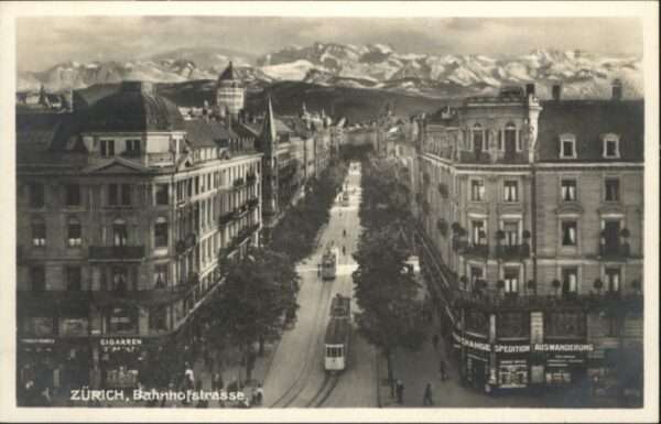 Zuerich ahnhofstrasse Strassenbahn