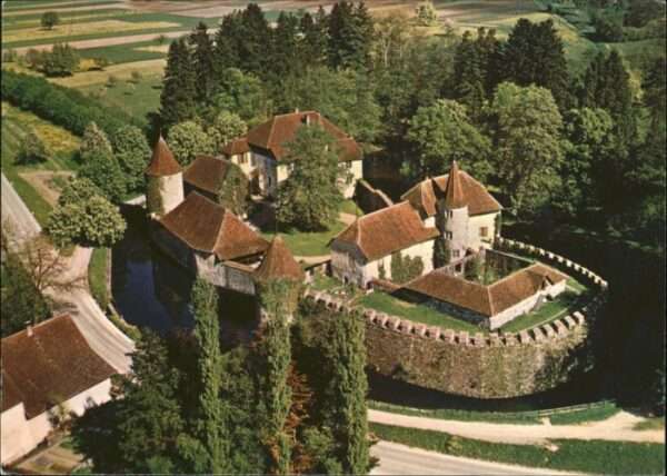 Seengen Fliegeraufnahme Schloss Hallwil