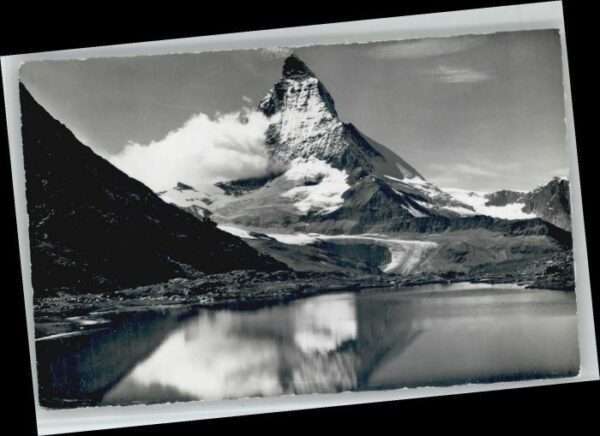 Zermatt VS Zermatt Riffelsee Matterhorn