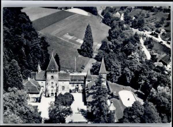 Muenchenwiler chloss