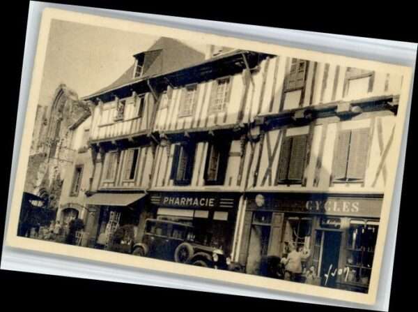 Quimperle Maison Rue Bremond d_Ars Pharmacie Cycl