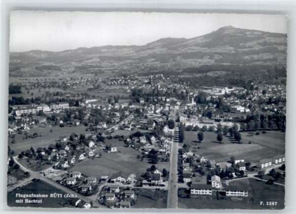 Rueti ZH liegeraufnahme Bachtel