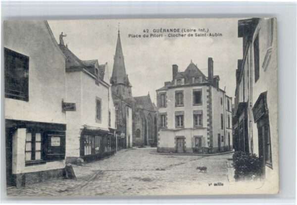 Guerande Place Pilori Clocher Saint-Aubin