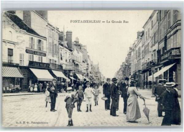 Fontainebleau Grande Rue