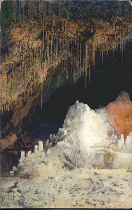 Hoehlen Caves Grottes Feengrotte Saalfeld Gralsburg