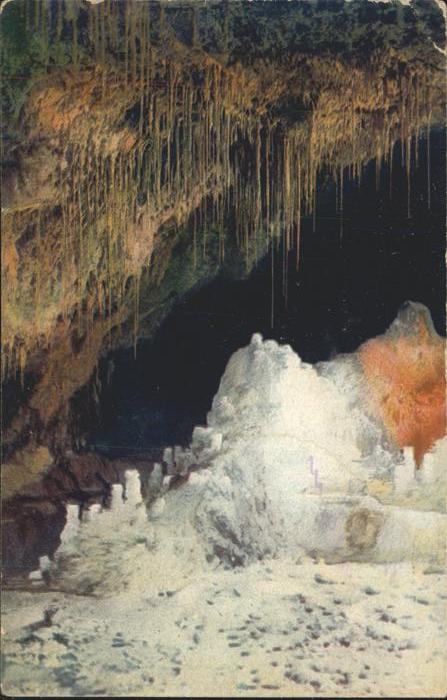Hoehlen Caves Grottes Feengrotte Saalfeld Gralsburg