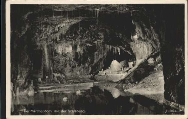 Hoehlen Caves Grottes Feengrotte Saalfeld Märchendom Gralsbur