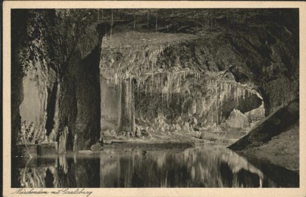 Hoehlen Caves Grottes Feengrotte Saalfeld Märchendom Gralsbur
