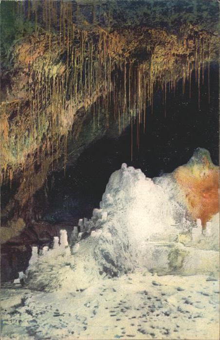 Hoehlen Caves Grottes Feengrotte Saalfeld Gralsburg