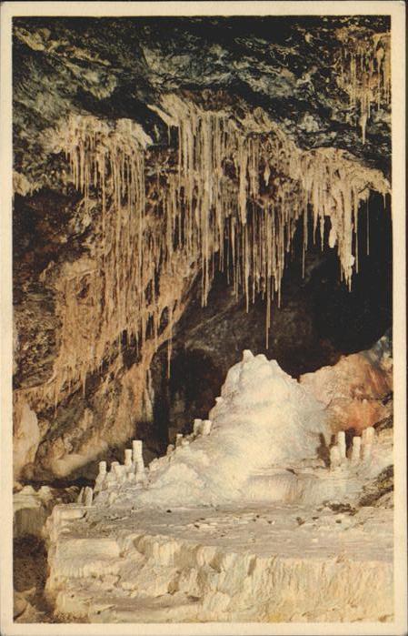 Hoehlen Caves Grottes Feengrotte Saalfeld Gralsburg